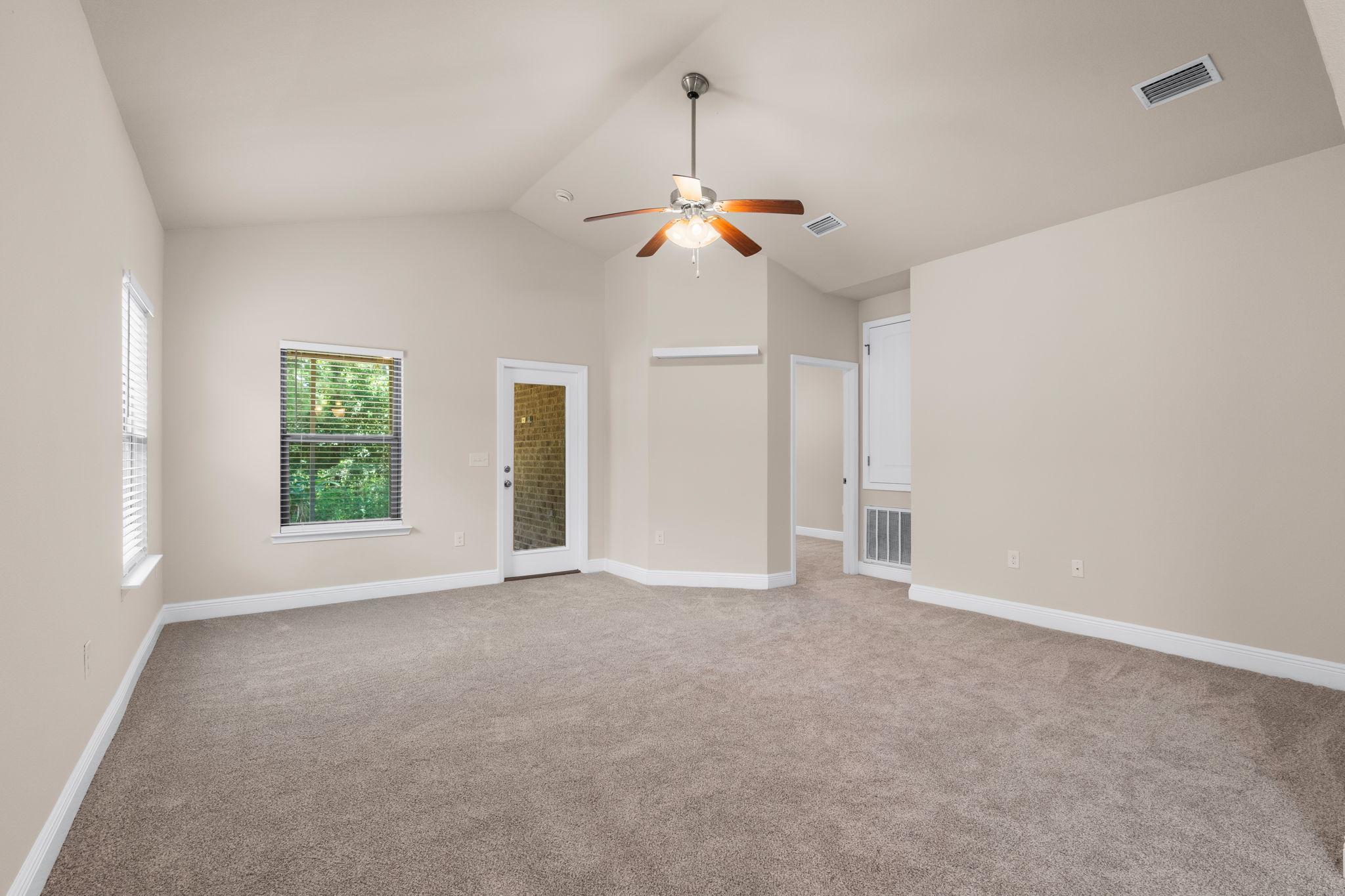 681 Beignet Drive Living Room